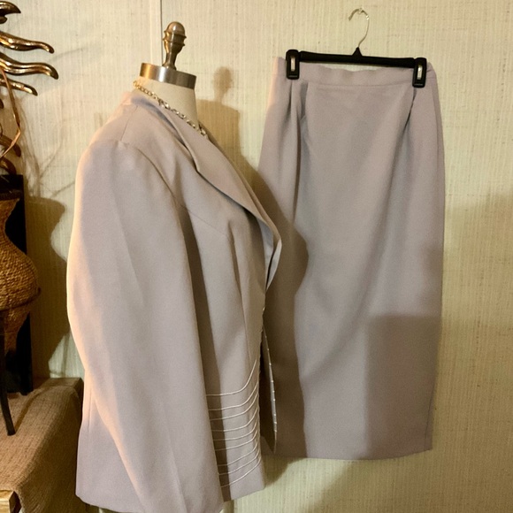 Nina Rossi Skirt Suit Size 18w Gray - Picture 5 of 6